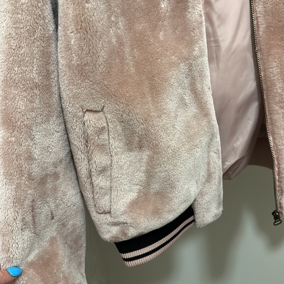 Champion pink Faux Fur bomber jacket in size SMALL, like new!!!! - Picture 5 of 7